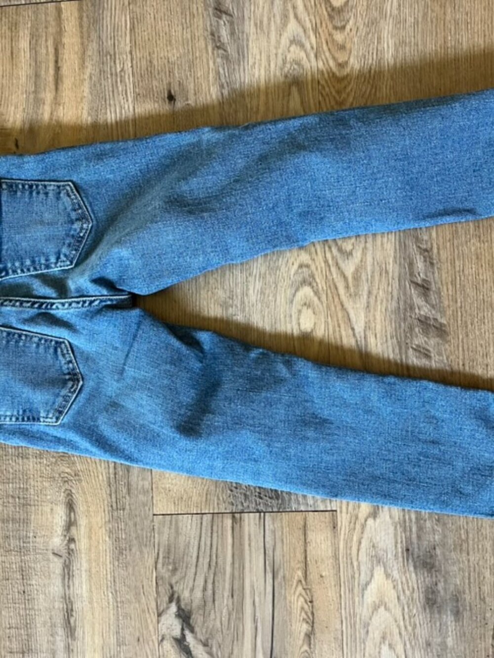 Old Navy 360° Stretch Slim Jeans – Size 6 – Medium Blue Wash - Picture 5 of 9